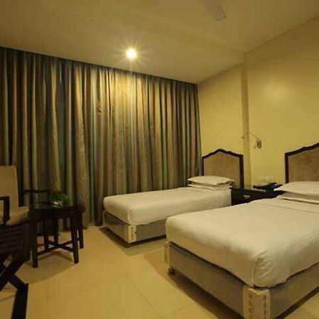 Hotel Ashoka, Pune Yerandwane Esterno foto